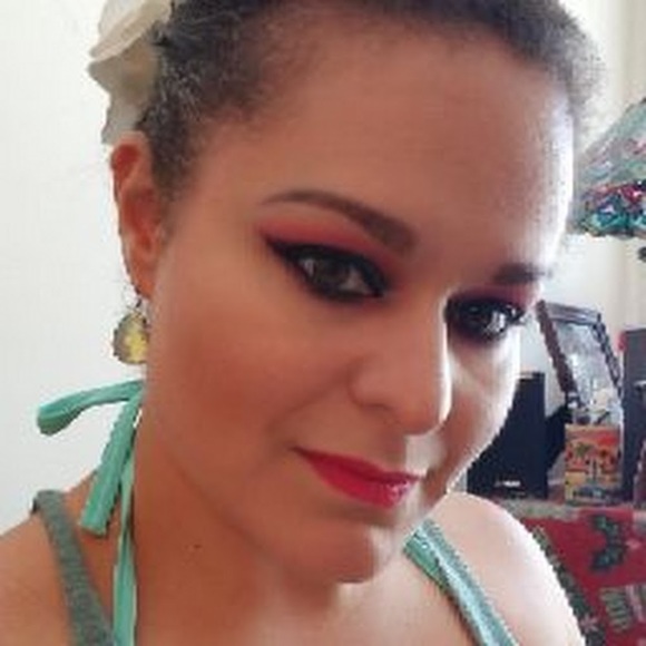 Meet your Posher, Roseline - Picture 1 of 1